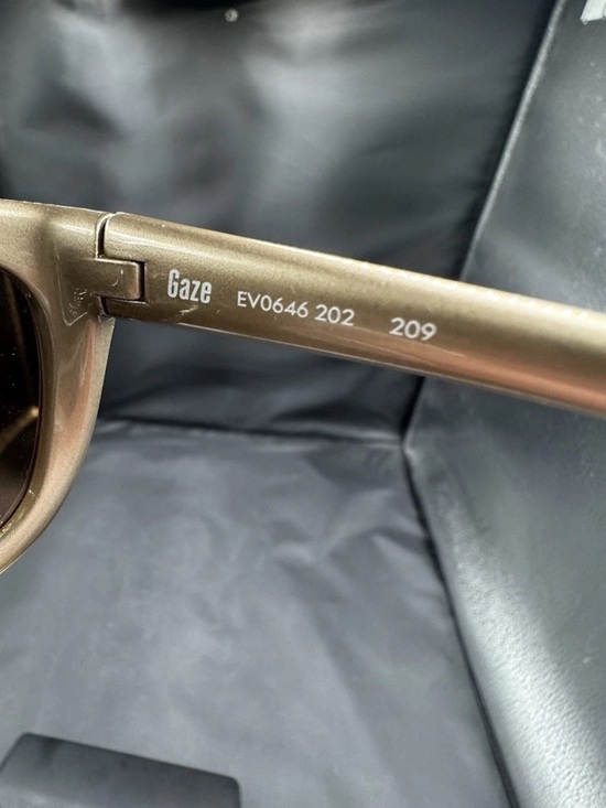 NIKE! Women’s Gradient Brown Gaze Sunglasses With Brown Lenses & Case
